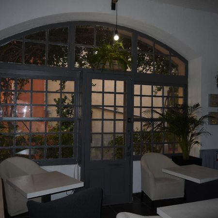 Hotel Portalet Hyeres Bagian luar foto