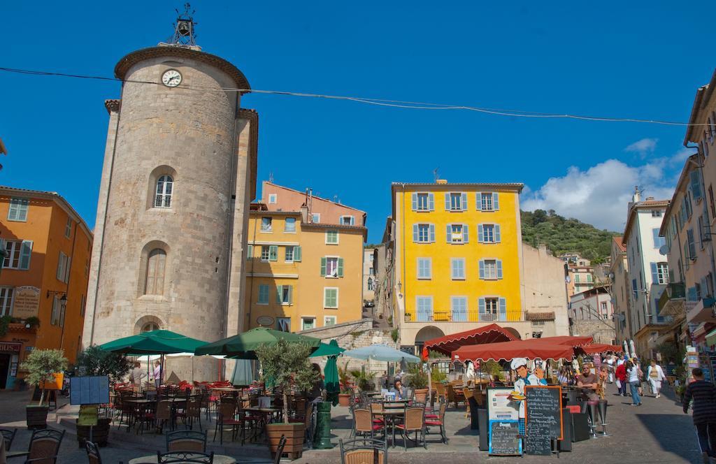 Hotel Portalet Hyeres Bagian luar foto
