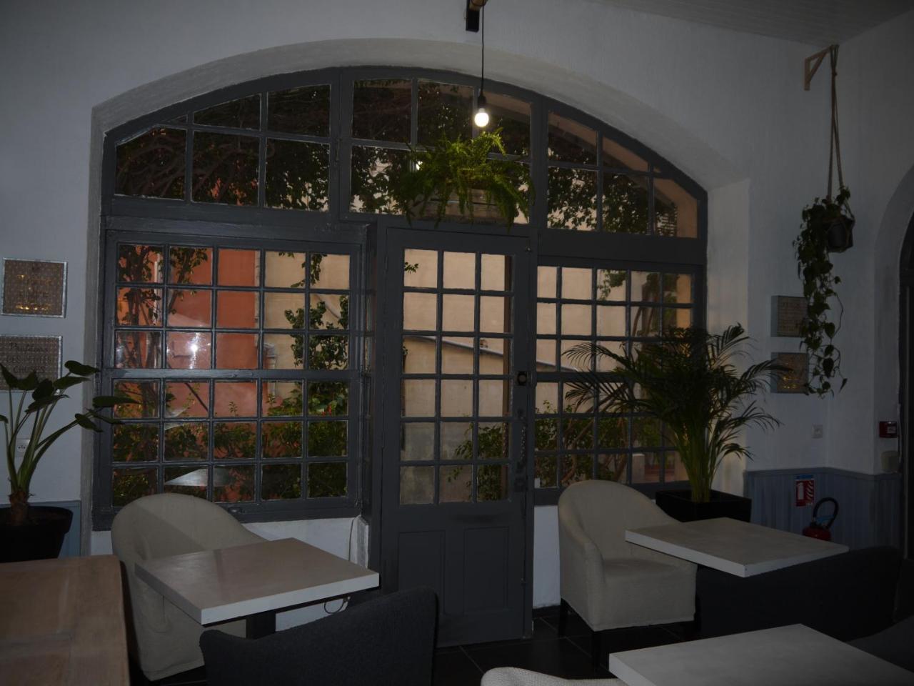 Hotel Portalet Hyeres Bagian luar foto