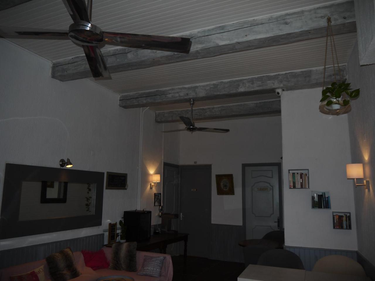 Hotel Portalet Hyeres Bagian luar foto